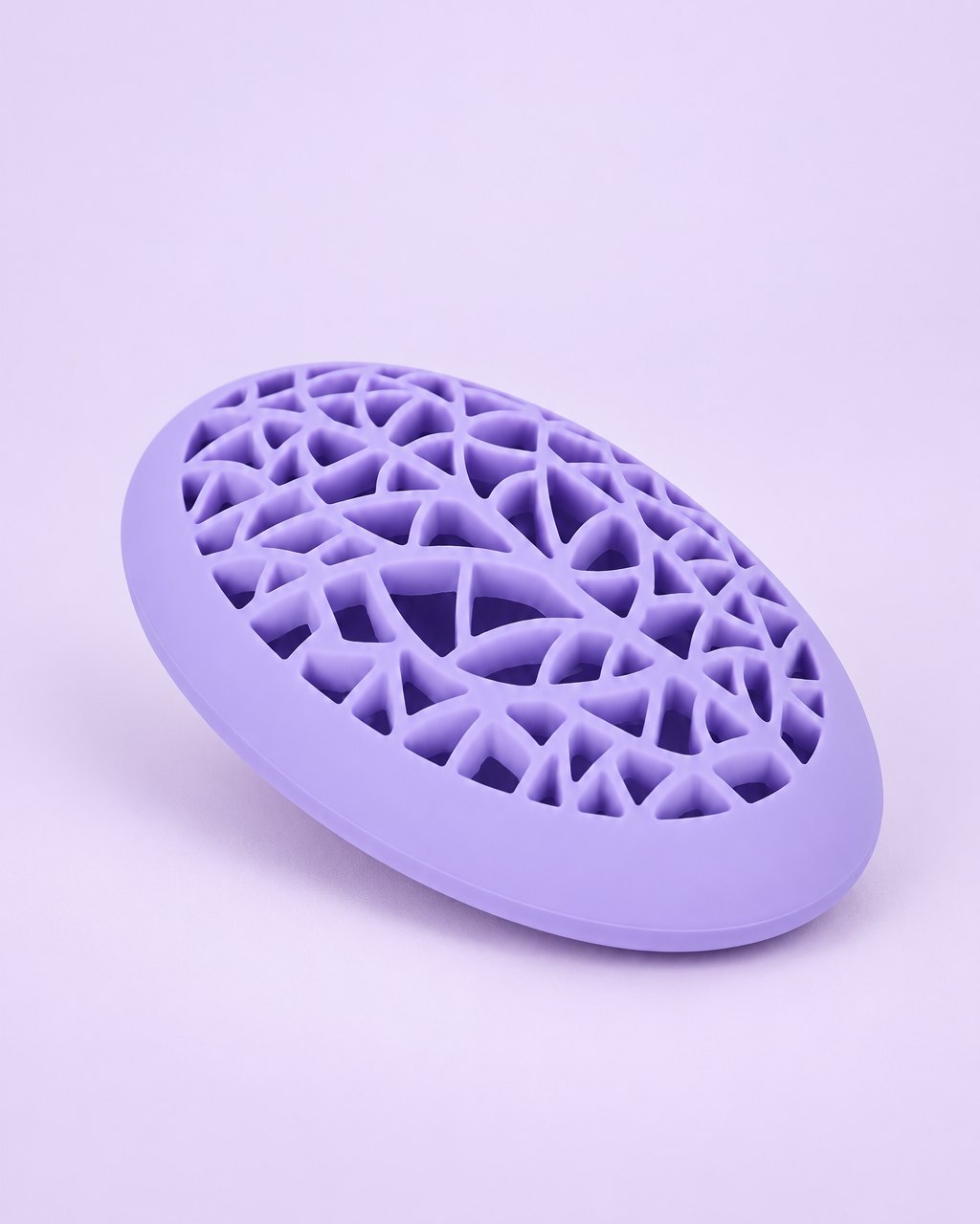 Lilac silicone lattice brush holder